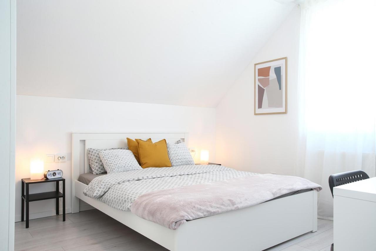 White Rooms Arena Zagabria Esterno foto